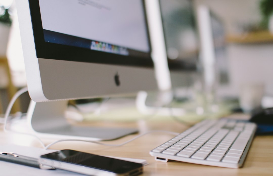 Mac desktop illustrating Apple privacy controls for AI agents and Full Disk Access
